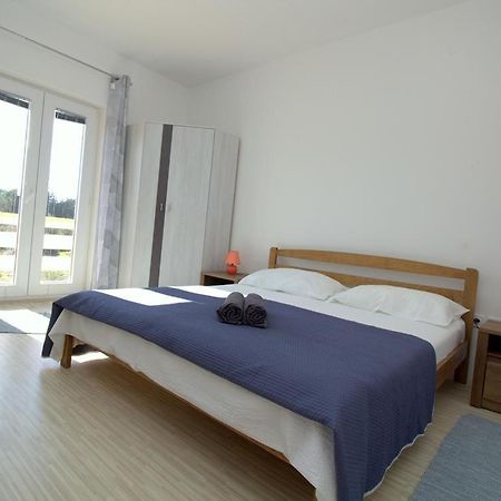 Apartmani Loli Ugljan Exterior photo