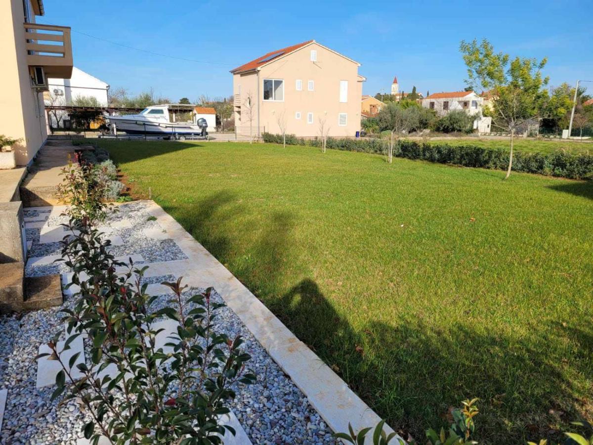 Apartmani Loli Ugljan Exterior photo