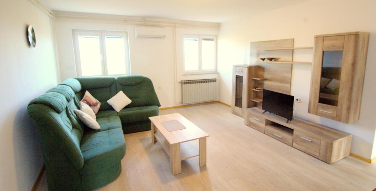 Apartmani Loli Ugljan Exterior photo