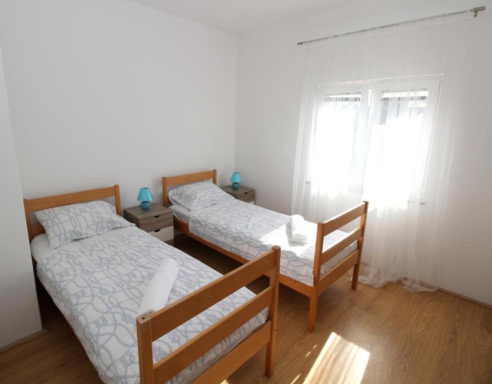 Apartmani Loli Ugljan Exterior photo